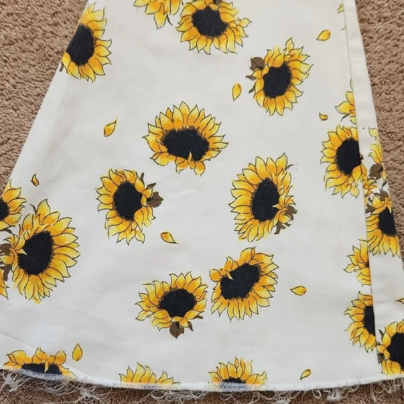 Sunflower Print Flare Pants - Picture 10 of 12